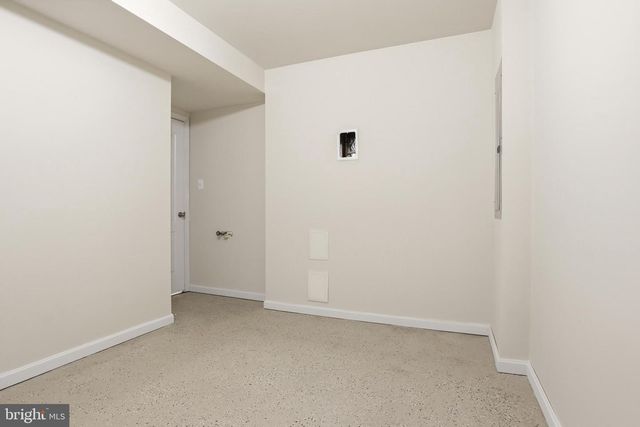 371 DICKENS DR, Lancaster, PA 17603