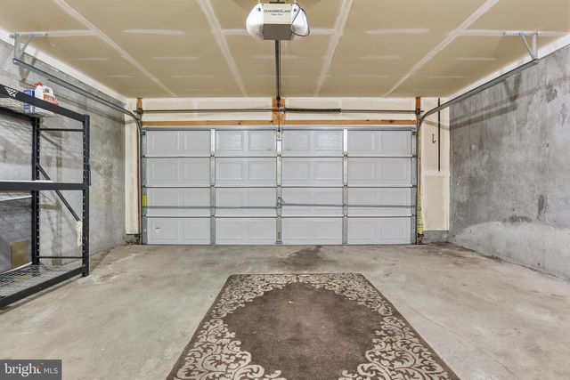 371 DICKENS DR, Lancaster, PA 17603