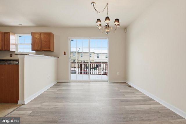 371 DICKENS DR, Lancaster, PA 17603