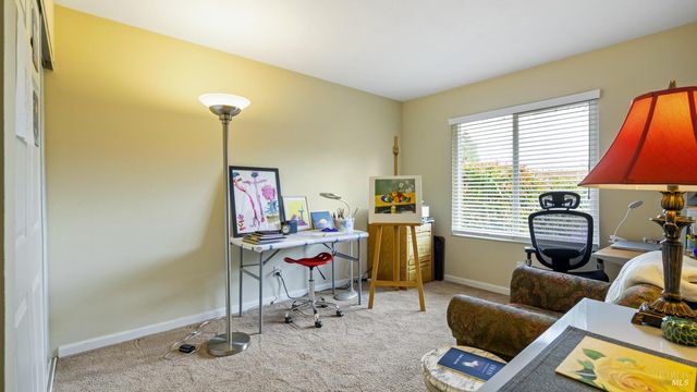 400 Smith Ct, Petaluma, CA 94952