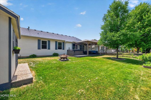 6930 Clearview Cove, Holland, OH 43528