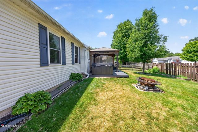 6930 Clearview Cove, Holland, OH 43528