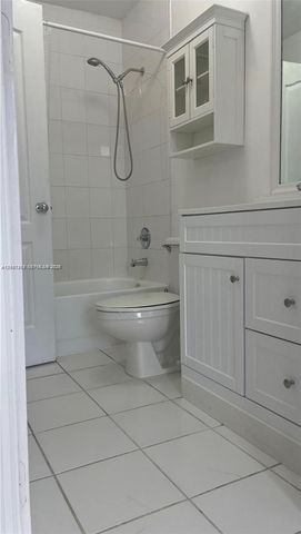 549 W 68th Street 4, Hialeah, FL 33014