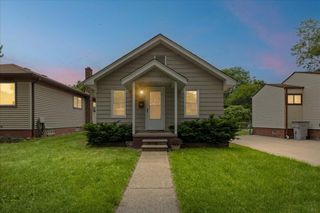 445 W Milton Avenue, Hazel Park, MI 48030