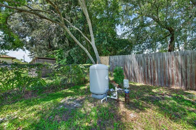 1462 5TH AVENUE, Deland, FL 32724