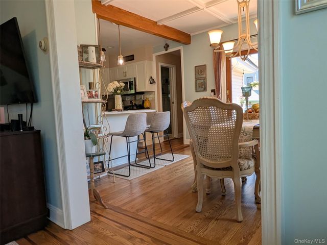 84 Woodlawn Avenue, Valley Stream, NY 11581