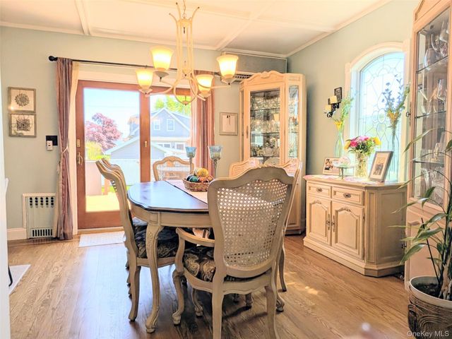 84 Woodlawn Avenue, Valley Stream, NY 11581