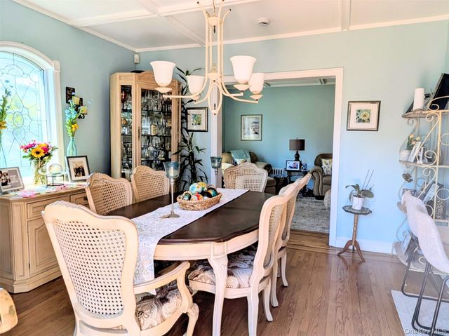 84 Woodlawn Avenue, Valley Stream, NY 11581