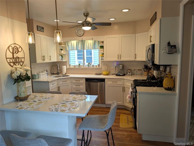 84 Woodlawn Avenue, Valley Stream, NY 11581