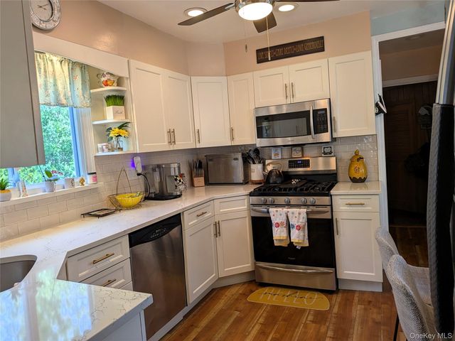 84 Woodlawn Avenue, Valley Stream, NY 11581