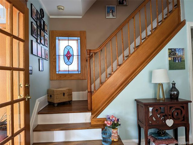 84 Woodlawn Avenue, Valley Stream, NY 11581