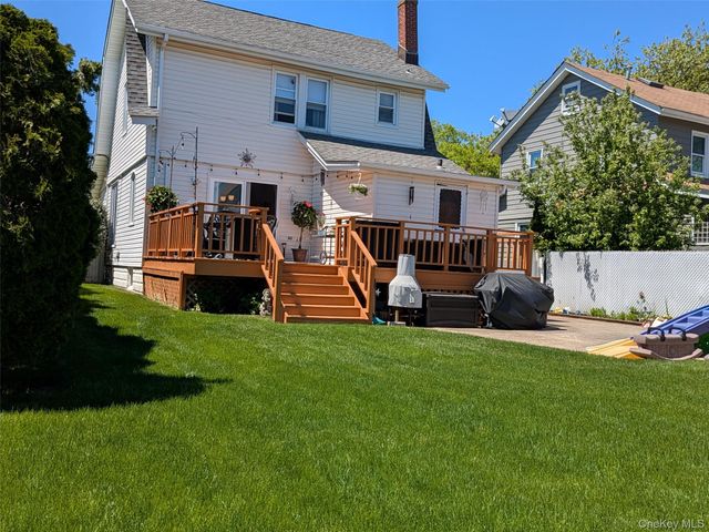 84 Woodlawn Avenue, Valley Stream, NY 11581
