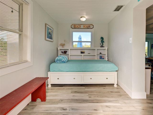 24 S OXFORD DRIVE, Englewood, FL 34223