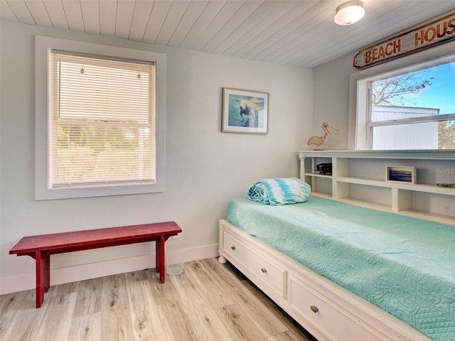 24 S OXFORD DRIVE, Englewood, FL 34223