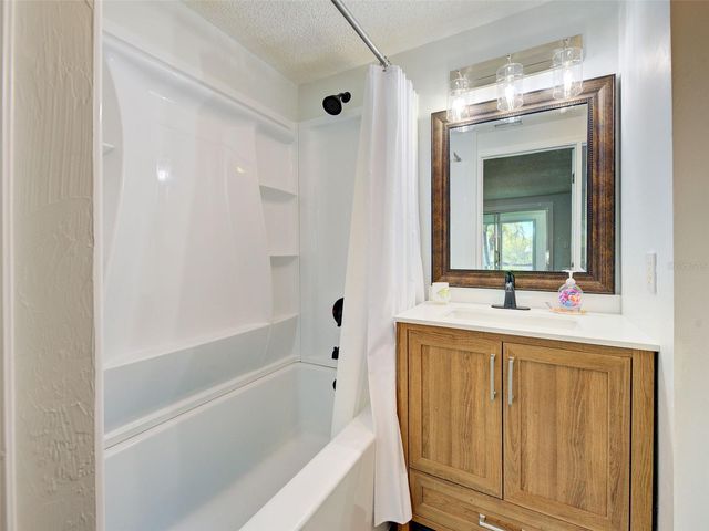 24 S OXFORD DRIVE, Englewood, FL 34223