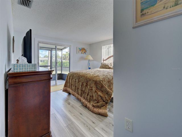 24 S OXFORD DRIVE, Englewood, FL 34223