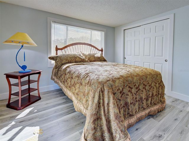 24 S OXFORD DRIVE, Englewood, FL 34223