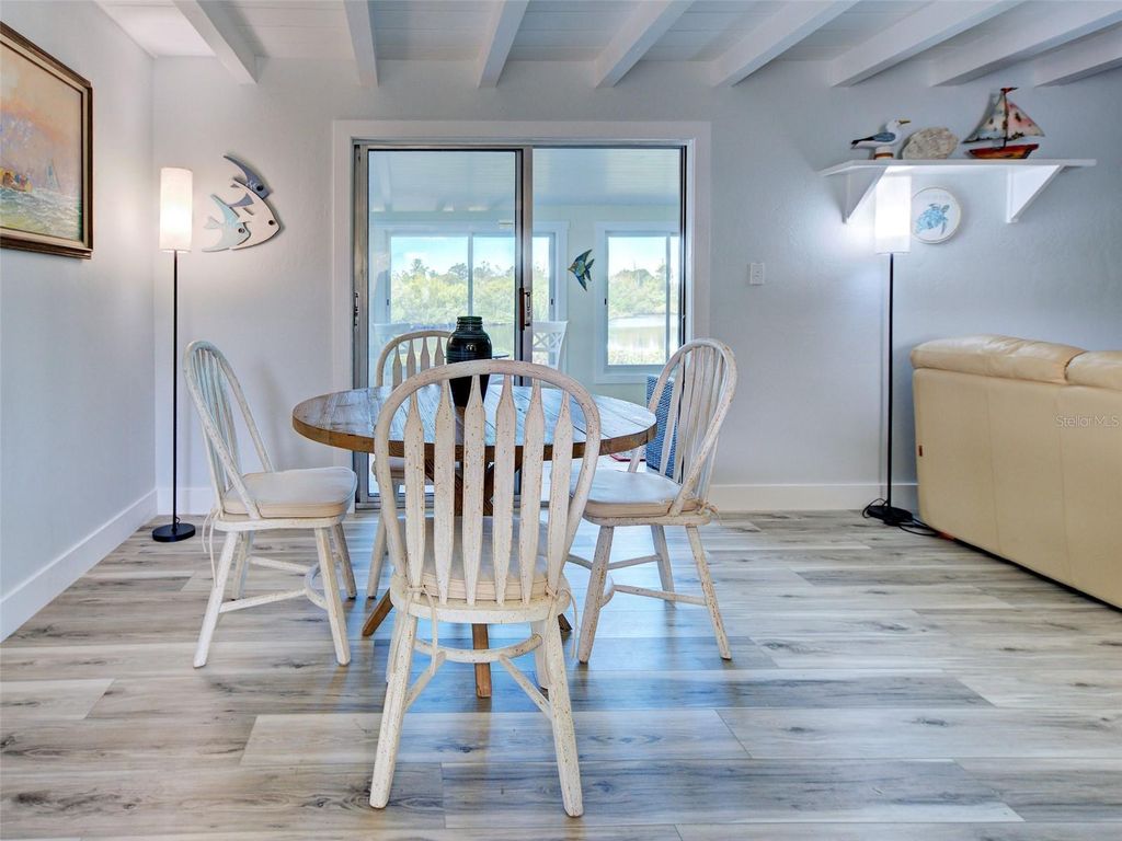 Image 28 of property listing at 24 S OXFORD DRIVE, Englewood, FL 34223