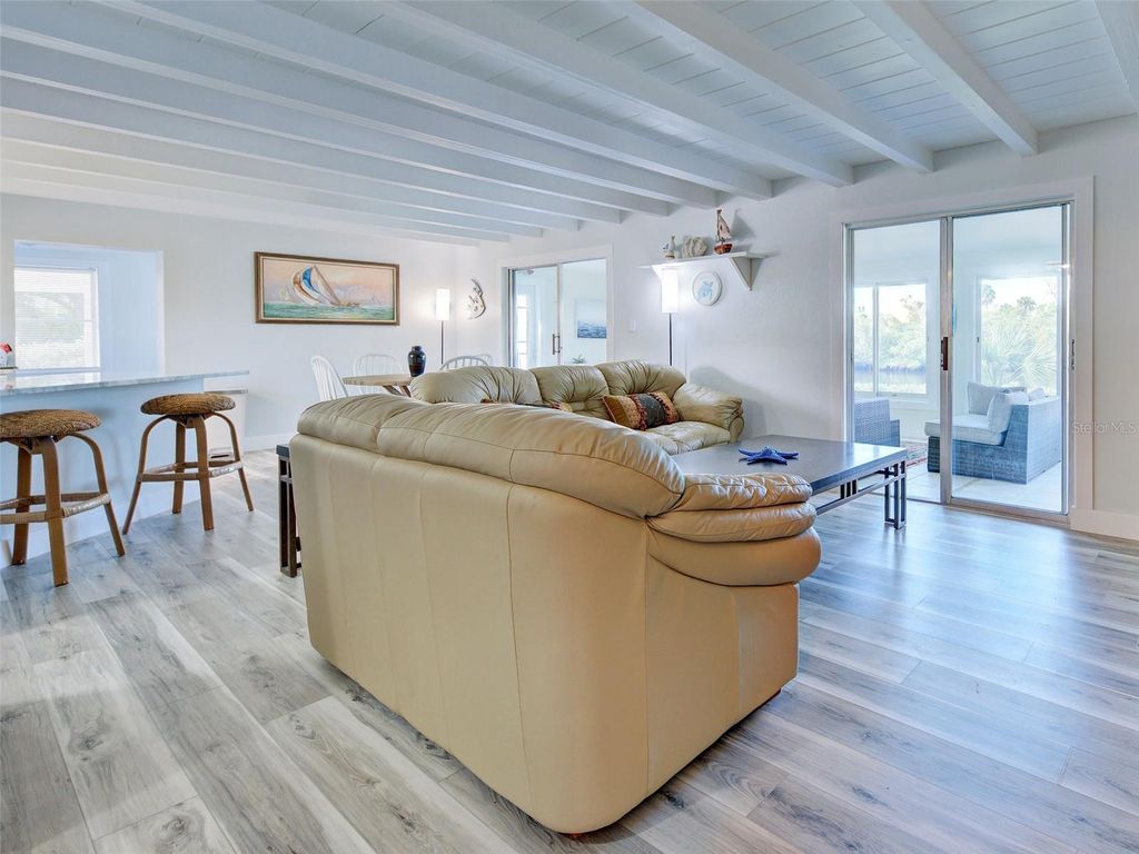 Image 32 of property listing at 24 S OXFORD DRIVE, Englewood, FL 34223