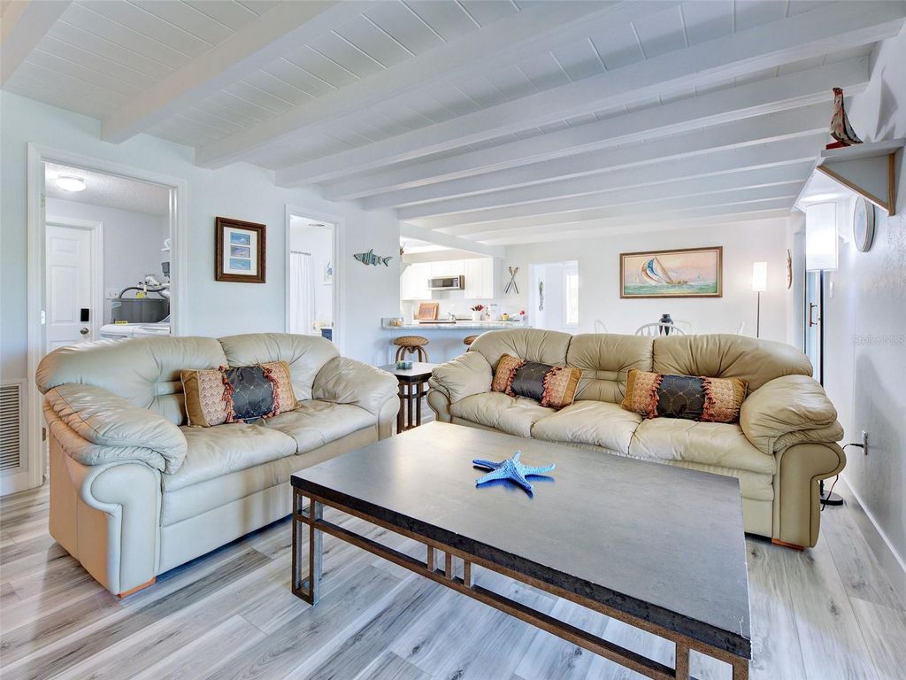 Image 34 of property listing at 24 S OXFORD DRIVE, Englewood, FL 34223