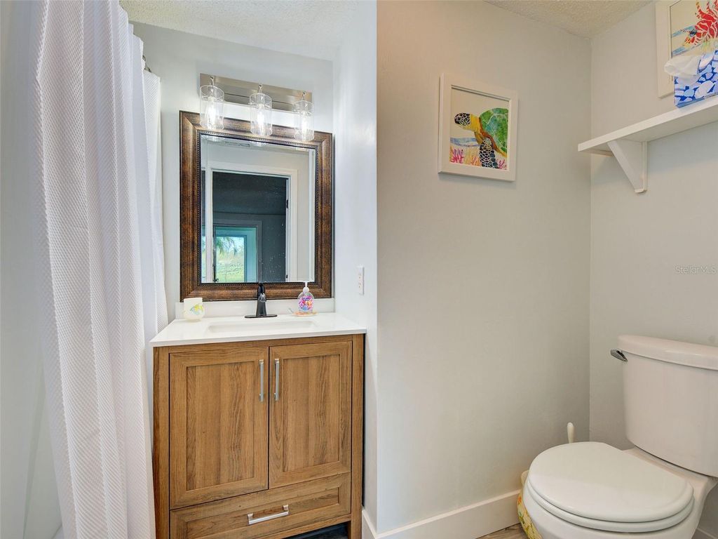 Image 37 of property listing at 24 S OXFORD DRIVE, Englewood, FL 34223