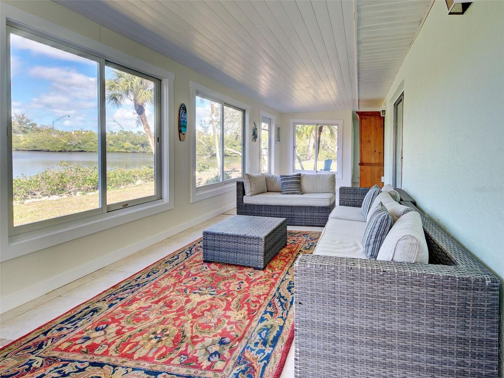 Image 49 of property listing at 24 S OXFORD DRIVE, Englewood, FL 34223