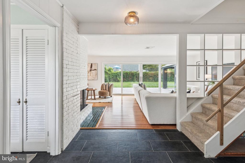 28 RUST HILL RD, Levittown, PA 19056