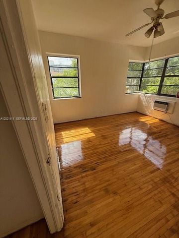 987 Bay Dr 1, Miami Beach, FL 33141