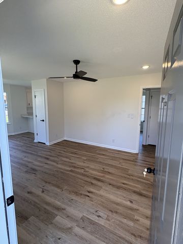 922 Martin St, Clarksville, TN 37040