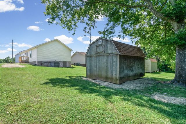 922 Martin St, Clarksville, TN 37040
