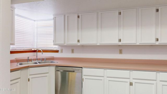 4396 LOMA DE LUNA Drive, El Paso, TX 79934