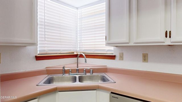 4396 LOMA DE LUNA Drive, El Paso, TX 79934