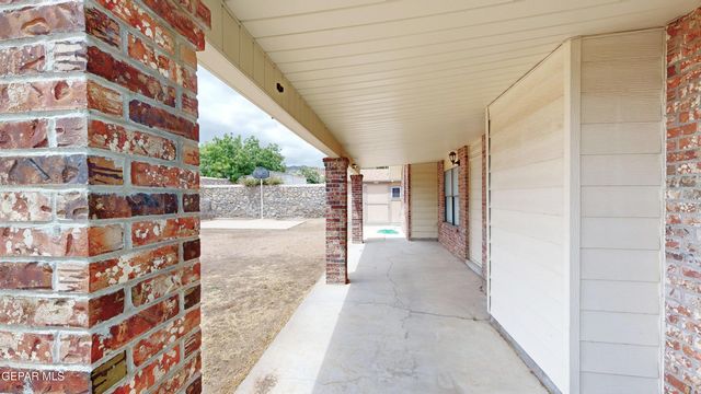 4396 LOMA DE LUNA Drive, El Paso, TX 79934