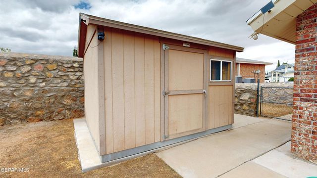 4396 LOMA DE LUNA Drive, El Paso, TX 79934