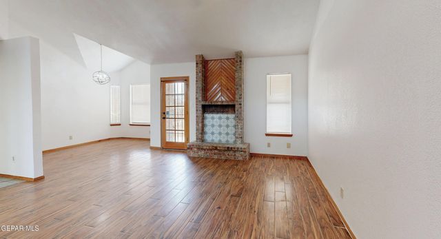 4396 LOMA DE LUNA Drive, El Paso, TX 79934