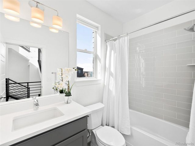 2522 Moline St, Aurora, CO 80010