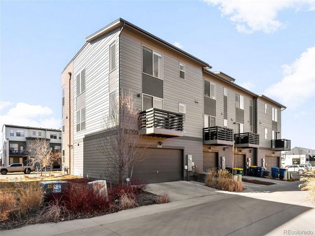 2522 Moline St, Aurora, CO 80010