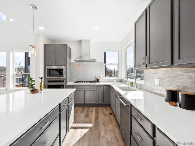 2522 Moline St, Aurora, CO 80010