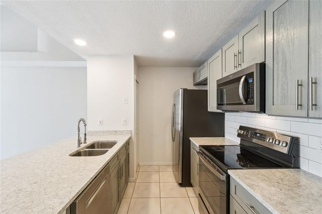 2007 ROYAL BAY BOULEVARD 144, Kissimmee, FL 34746