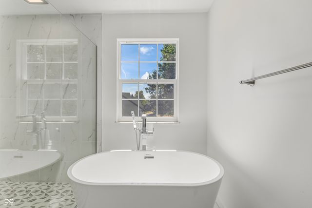 8841 Glass Chimney Lane, Fishers, IN 46037