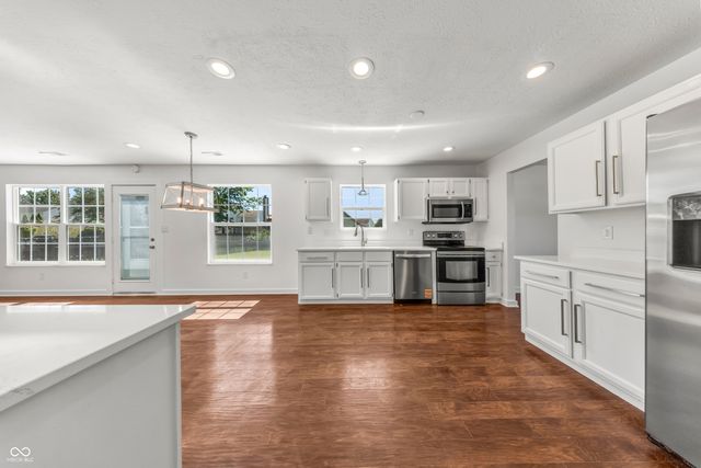 8841 Glass Chimney Lane, Fishers, IN 46037