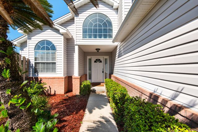 880 Brande Court, Shalimar, FL 32579