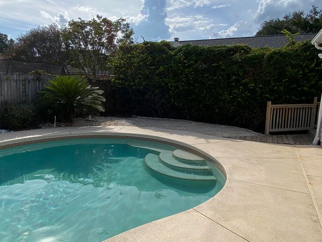 880 Brande Court, Shalimar, FL 32579