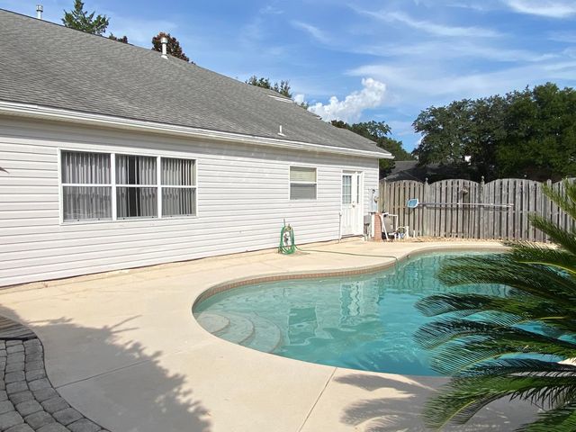 880 Brande Court, Shalimar, FL 32579