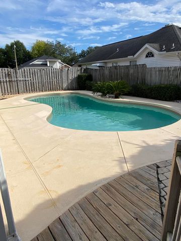 880 Brande Court, Shalimar, FL 32579