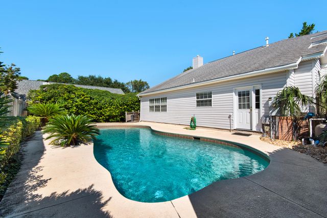 880 Brande Court, Shalimar, FL 32579