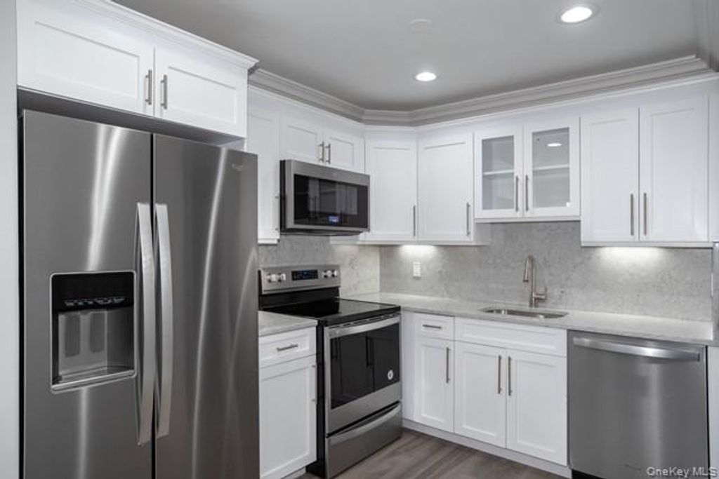 34 Longfellow Avenue 3402, Levittown, NY 11756