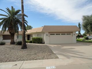 17464 N 106TH Avenue, Sun City, AZ 85373