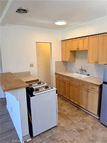 751 W 26th, San Pedro, CA 90731