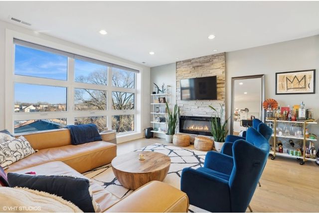 1209 E 46th Street 4E, Chicago, IL 60653